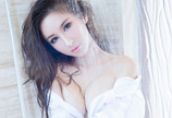丰满美臀诱人比基尼